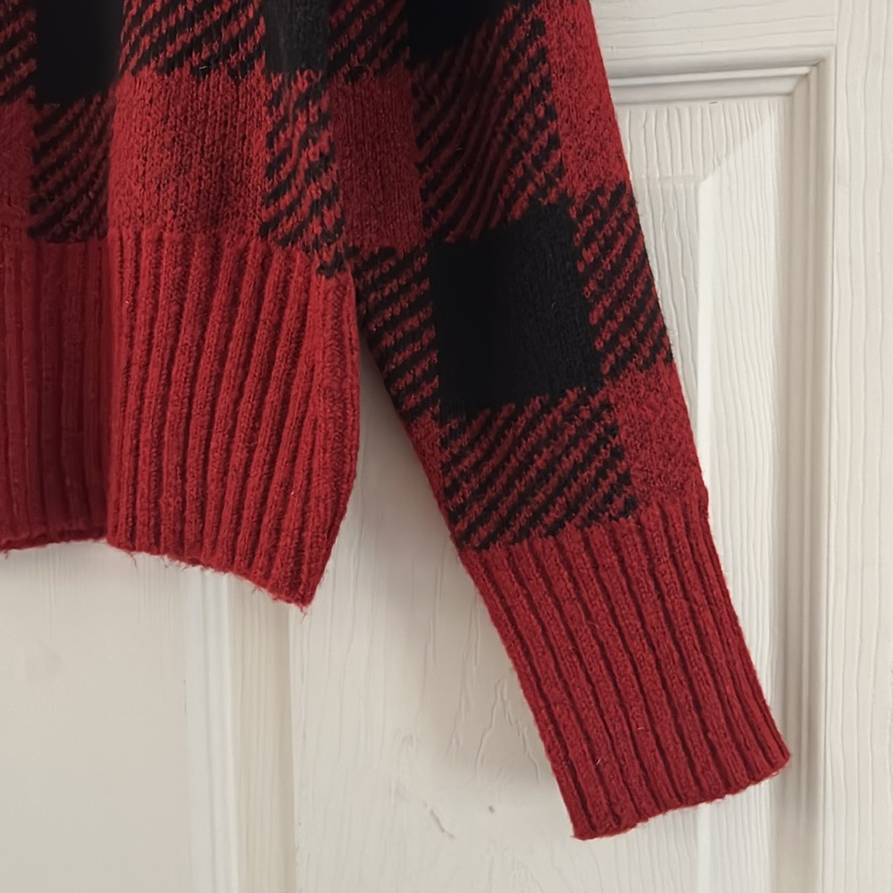 Warm sweaters - Picture 2 of 4